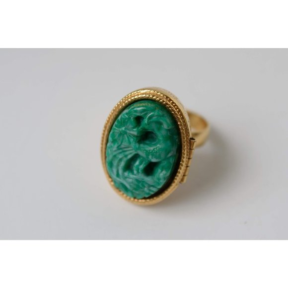 Vintage Avon Ring Carved Lucite Imitation Jade Perfume Poison Ring - Picture 2 of 8